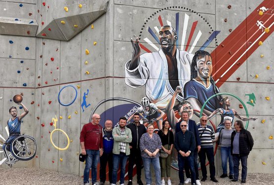 Inauguration de la fresque sportive et du mur d'escalade